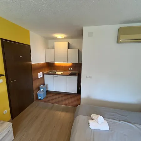 Guest house Sara's *